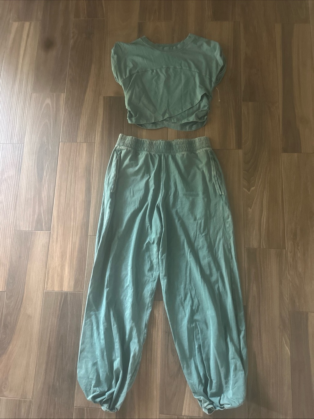 Free People FP Movement HotShot Crossover T-Shirt& Joggers Set Heritage Green M